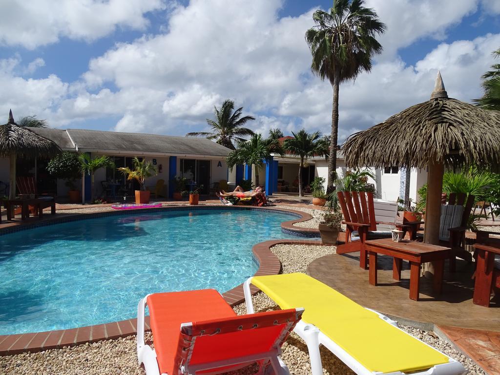 Hacienda Wayaca Apartments Oranjestad Bagian luar foto