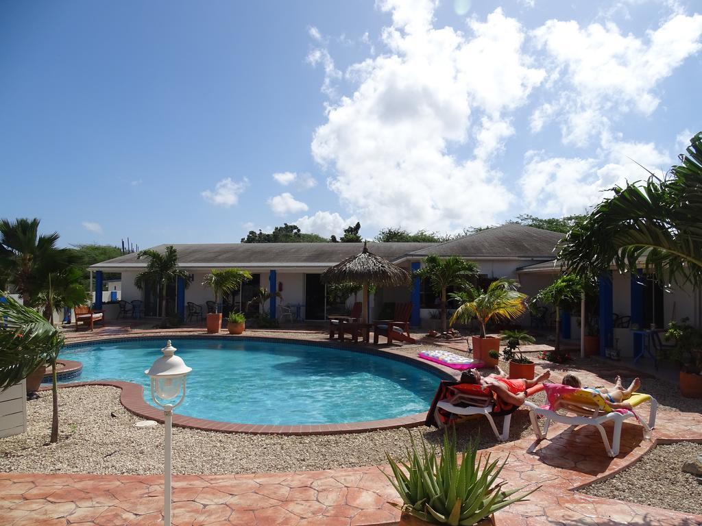 Hacienda Wayaca Apartments Oranjestad Bagian luar foto