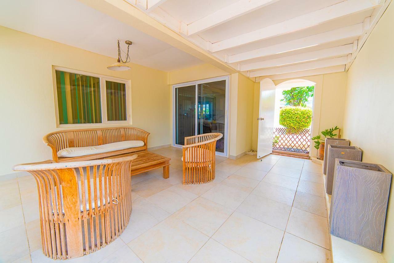 Hacienda Wayaca Apartments Oranjestad Bagian luar foto