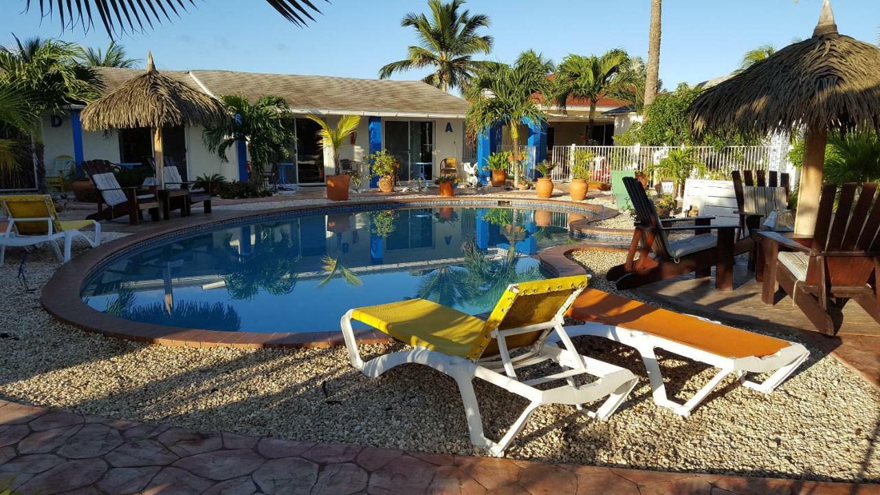 Hacienda Wayaca Apartments Oranjestad Bagian luar foto